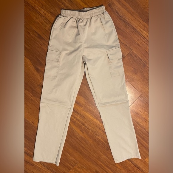 Pretty Little thing Stone Color Pants - Picture 1 of 4